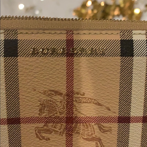 Burberry plaid tan wallet - Picture 4 of 6